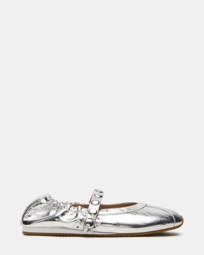 Anaya sølvfarget skinn med nitter