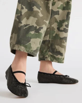 Delara svart med flere rhinestones