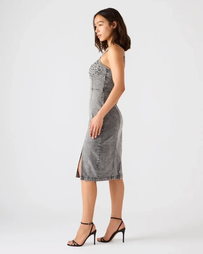 Giselle-denimkjole med pynt i fargen Fog