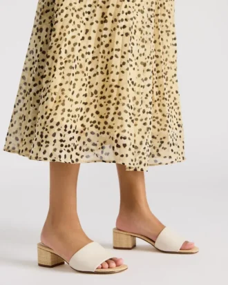 Hailee benhvit skinn