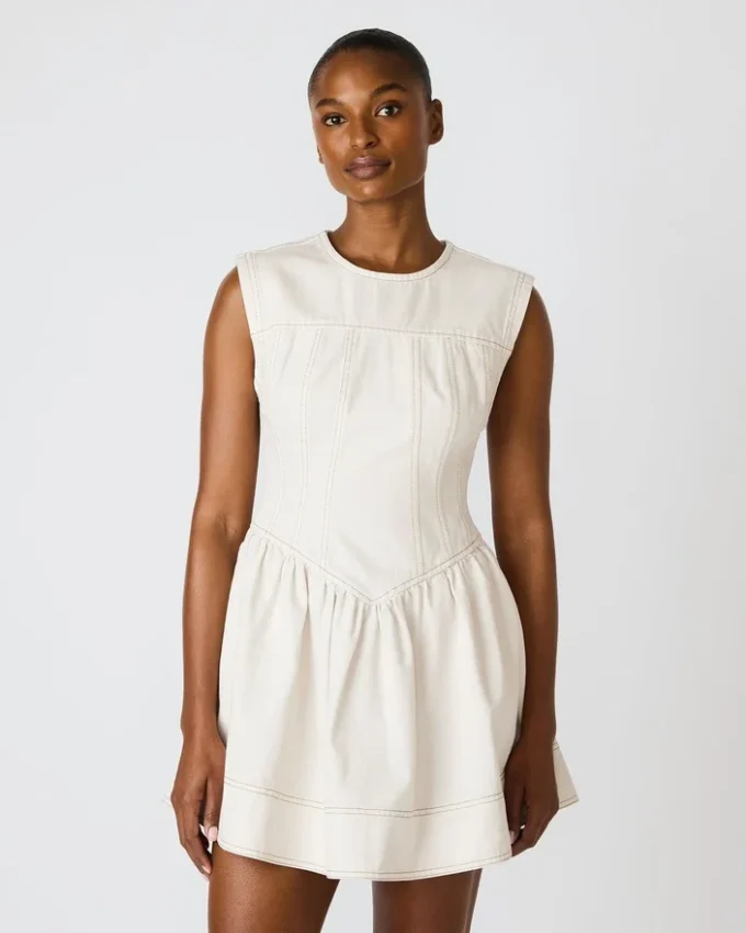 Irinna-kjole i sandfarge