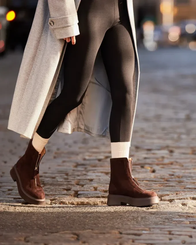 Jones sjokoladebrun semsket skinn