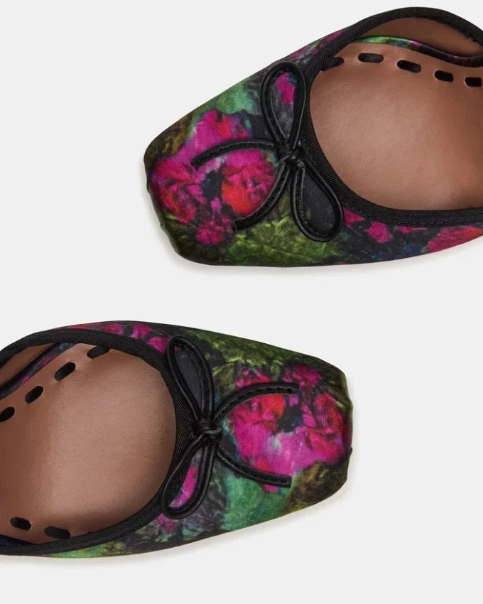 Larina blomstermønstret sateng