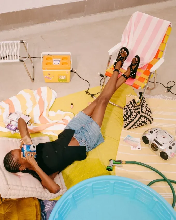 Linear svart semsket skinn