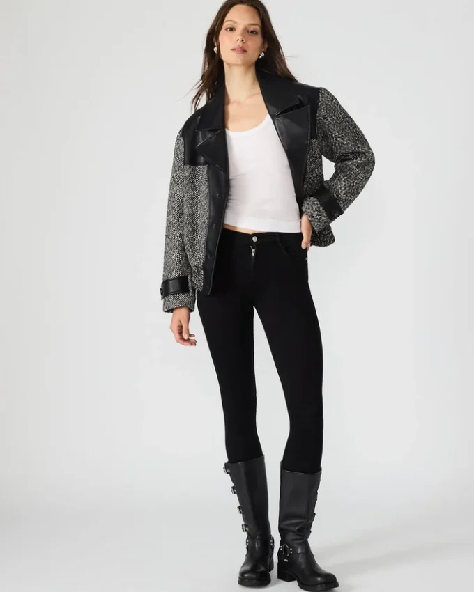 Mercedes-kåpe, svart med mønster