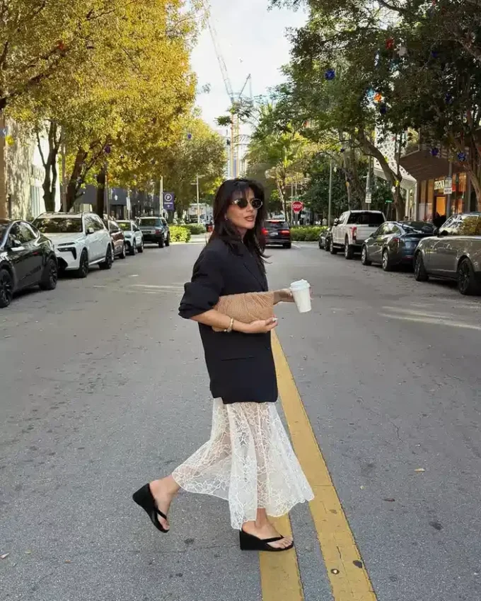 Playing svart semsket skinn