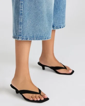 tracie svart semsket skinn 2 330x413 - Tracie svart semsket skinn